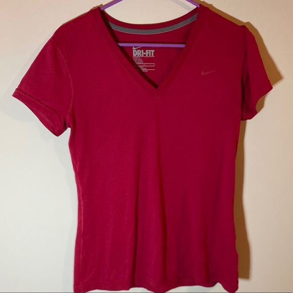 Nike T shirt - Picture 1 of 6
